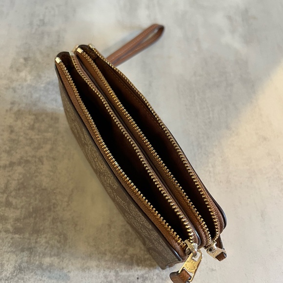 Coach Brown Signature Wristlet - Great condition! - Picture 6 of 8